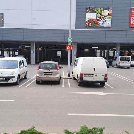 키시나우 Airport 24&24 Car Parking 아파트 외부 사진